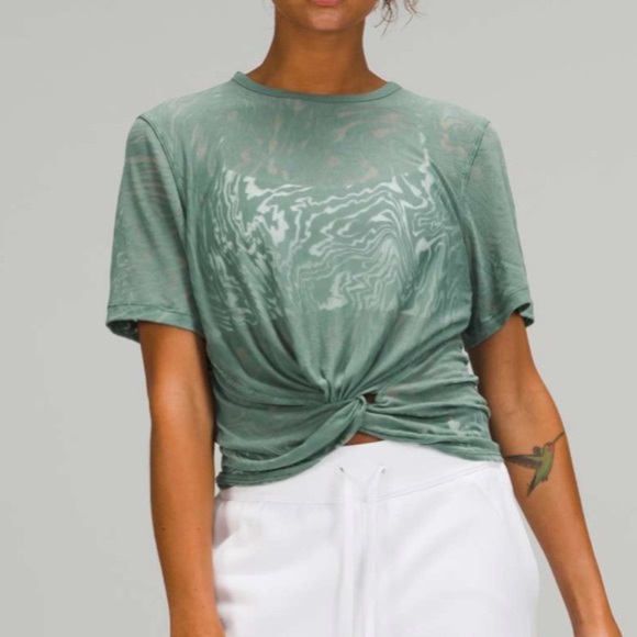 Lululemon Crescent Tee *Veil - Picture 1 of 5